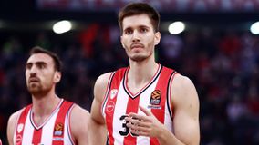 Ο Πετρούσεφ σε σταυροδρόμι: Ο Ολυμπιακός αποφασίζει, το Ντουμπάι καραδοκεί