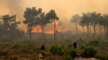 Σε κατάσταση έκτακτης ανάγκης η Χίος: Προς τα Μαστιχοχώρια κινείται το νέο μέτωπο