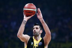 Σάκοτα: «Έβλεπα τον πατέρα μου στον πάγκο και σκεφτόμουν ότι αν χάσει, μπορεί να μετακομίσω»