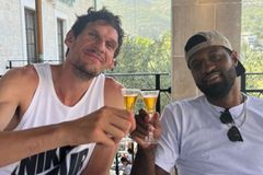 Ο Μπόμπαν Μαριάνοβιτς έβγαλε για φαγητό τον Πολ Τζορτζ στο Μαυροβούνιο (vids)