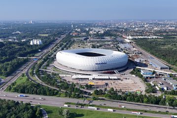 Απίστευτο: Η Μπάγερν Μονάχου ανακοίνωσε sold out για όλα τα εντός έδρας παιχνίδια της σεζόν 2025-26