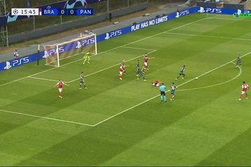 Ο VAR γλύτωσε τον Τσβάιερ από πέναλτι σκάνδαλο κατά του Παναθηναϊκού