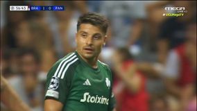 Ωραία σέντρα του Χουάνκαρ, πάνω από την εστία η κεφαλιά του Παλάσιος