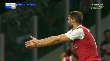 Έξυπνη κομπίνα στο κόρνερ, κακό το τελείωμα του Αμπέλ Ρουίθ