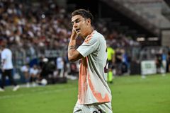 Συγκινητική επίσκεψη Ρανιέρι και Ντιμπάλα στο μνημείο του Ζότα (video)