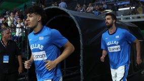 «Κόπηκαν» οι Χουγκάζ, Μπαζίνας - Συνεχίζει με 13 παίχτες ο Βασίλης Σπανούλης