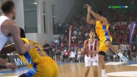 Το μεγάλο τρίποντο του Λαρεντζάκη με προσποίηση