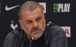 Συγκλονίζει ο Ποστέκογλου: «Πήραμε μια βάρκα από την Ελλάδα και φύγαμε, ο πατέρας μου ήταν φανατικός ΑΕΚτζής» (vids)