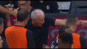 Έξαλλος ο Ομπράντοβιτς: Ζήτησε φάουλ στην τελευταία φάση του ματς με την Εφές (vid)