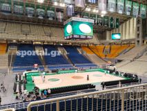 Αποκλειστικές φωτογραφίες: Το νέο παρκέ, οι εξέδρες και οι πρώτες αλλαγές στο ΟΑΚΑ (vid+pics)