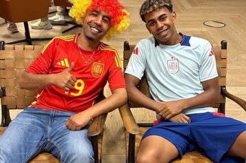 «Ξέσπασε» ο πατέρας του Γιαμάλ: «Κάτι περίεργο συνέβη εδώ - Ο Λαμίν είναι μακράν ο καλύτερος παίκτης στον κόσμο»