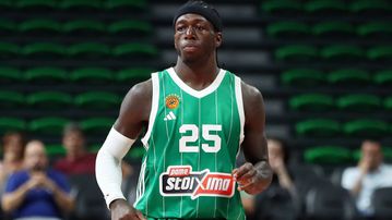 Ο Ναν αποκάλυψε την καινούργια φανέλα του Παναθηναϊκού σε... άπταιστα ελληνικά! (vid)