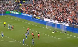 Βαριά «καμπάνα» στη Λούτον για ομοφοβικά συνθήματα