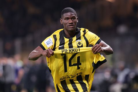 Ζίνι για την αφιέρωση στον Πιερό: «Μου ζήτησε να βάλω γκολ και να το κάνω»