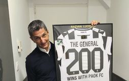 Τι σημαίνει το «The General» στη συλλεκτική φανέλα για τον Λουτσέσκου (pic)