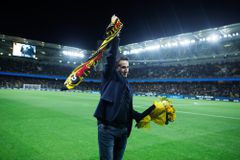 Original σε Χιμένεθ: «Αδερφός μας για πάντα»