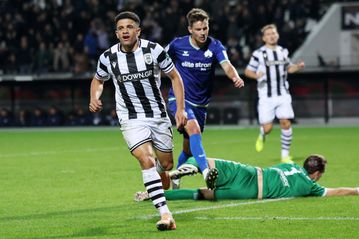 Καρέ-καρέ το... μπαστούνι του Τάισον (pics)