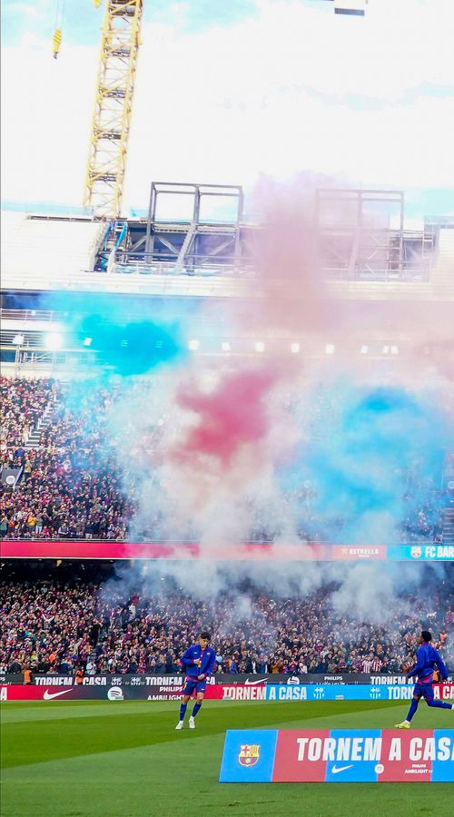 Η ιστορική στιγμή που το Καμπ Νου ανοίγει ξανά τις πύλες του για τους φίλους της Μπαρτσελόνα (vid)