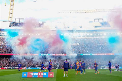 Η ιστορική στιγμή που το Καμπ Νου ανοίγει ξανά τις πύλες του για τους φίλους της Μπαρτσελόνα (vid)