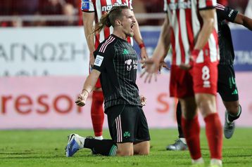 Ο Γεντβάι ως δεξιός μπακ - Τα γκολ που πετυχαίνει, τα υψηλά ποσοστά στις μεταβιβάσεις του και οι «μονομαχίες» που κερδίζει (vids)