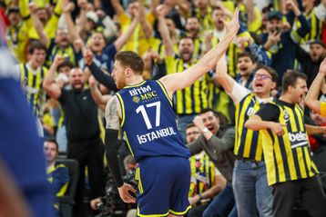 Πέρασε το εμπόδιο της Μπούρσασπορ η Φενέρμπαχτσε με φουλ... rotation