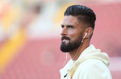 Ζιρού: Έκανε πως δεν ξέρει αγγλικά για να μην ανταλλάξει τη φανέλα του με ποδοσφαιριστή (pic)