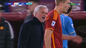 Ο Μουρίνιο τα έβαλε με τον Κβαρατσχέλια και αμέσως μετά τον φίλησε και τον αγκάλιασε