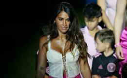 Τα δώρα στην Αντονέλα και η Χριστουγεννιάτικη ζεστασιά στο σπίτι του Μέσι