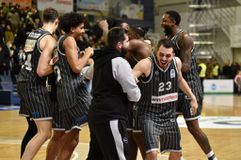 Παπαδάκης: «Έχουμε την πίεση στην πλάτη μας»!