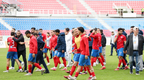 Η ΔΕΑΒ τιμώρησε τον Πανιώνιο για το πανό κατά της αστυνομίας