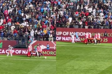 Απίστευτο σκηνικό στο Κόπα Άφρικα: Ο Μουτουσαμί του Ατρόμητου βγήκε με φορείο για να γλιτώσει την αποβολή (vid)