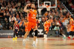 Με βομβαρδισμό από το τρίποντο η Βαλένθια νίκησε στον ισπανικό «εμφύλιο»