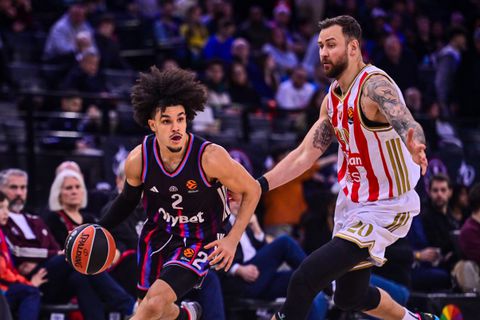 Έτρεχε με 100 η Παρί και «σκόρπισε» τον Ερυθρό Αστέρα