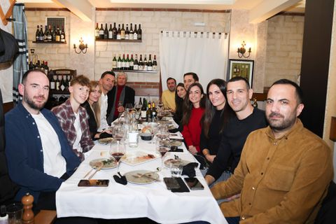 Χριστουγεννιάτικο γεύμα για την ομάδα μπάσκετ του Άρη