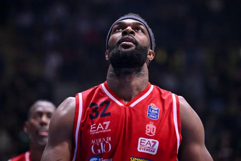 ΝΤΟΥΜΠΑΪ - ΑΡΜΑΝΙ ΜΙΛΑΝΟ