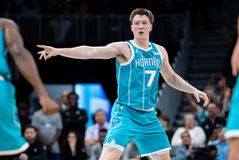 Ιστορικό επίτευγμα από τον Κνούπελ – πρώτος στα 100 τρίποντα