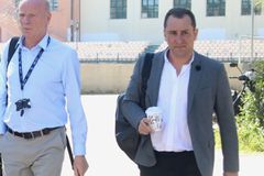 ΕΠΟ: «Χτύπησαν τη σύντροφο του Μάνταλου έξω από την οικία τους»