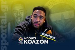 Ο Μπόνζι Κόλσον στο Sportal: «Ο Ολυμπιακός παίζει ως η καλύτερη ομάδα της Ευρώπης - Μοναδικός ο Βεζένκοφ» (vid)