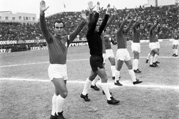 Όταν ο Δομάζος γινόταν εξώφυλλο στα μεγαλύτερα περιοδικά του κόσμου (photos)