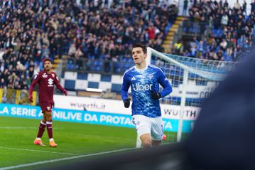 Με απίθανο Δουβίκα η Κόμο διέλυσε με εξάρα την Τορίνο