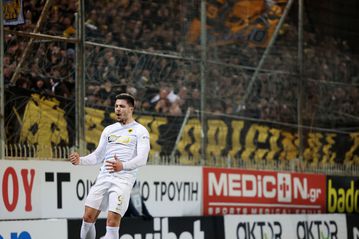 Τα 175 λεπτά του Γιόβιτς που «πυροβολεί» με τη φανέλα της ΑΕΚ (vids)