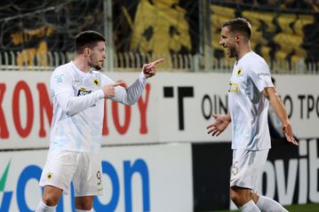 Η αντίδραση των Γιόβιτς-Βάργκα μετά το «δικό» τους 1-0 της ΑΕΚ στην Τρίπολη (pics)