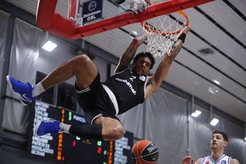 Σπουδαία νίκη του ΠΑΟΚ επί του Πανιωνίου σε ένα ματς για γερά νεύρα