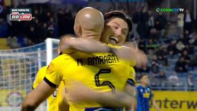 Ο Τσούμπερ με κεφαλιά έκανε το 3-0 για την ΑΕΚ στη Λαμία