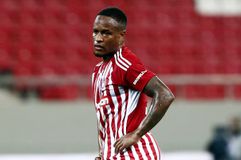 Με Καμπράλ η αποστολή του Ολυμπιακού για το ματς με τον Αστέρα, ανάσες σε Ορτέγκα και Ρέτσο