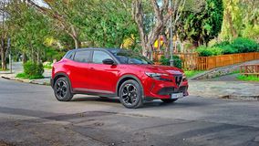 Δοκιμάζουμε την Alfa Romeo Junior Elettrica – Το eco friendly B SUV με την ιταλική φινέτσα και τον σπορ χαρακτήρα