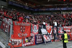 Η ερυθρόλευκη κερκίδα στη «μάχη» του Λεβερκούζεν (pics & video)