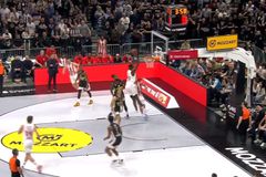 Συνεργασία - ποίημα από Φαλ - Ουόκαπ και ο Γάλλος «πέταξε» στο καλάθι!