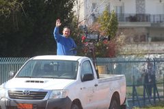 Πιο made in Greece περιστατικό στη Super League 2 δεν γίνεται: Η ΕΡΤ μετέδωσε τον αγώνα από ένα αυτοκίνητο (pic)