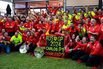 H αποθέωση του Σάινθ από τους μηχανικούς της Ferrari (vid)